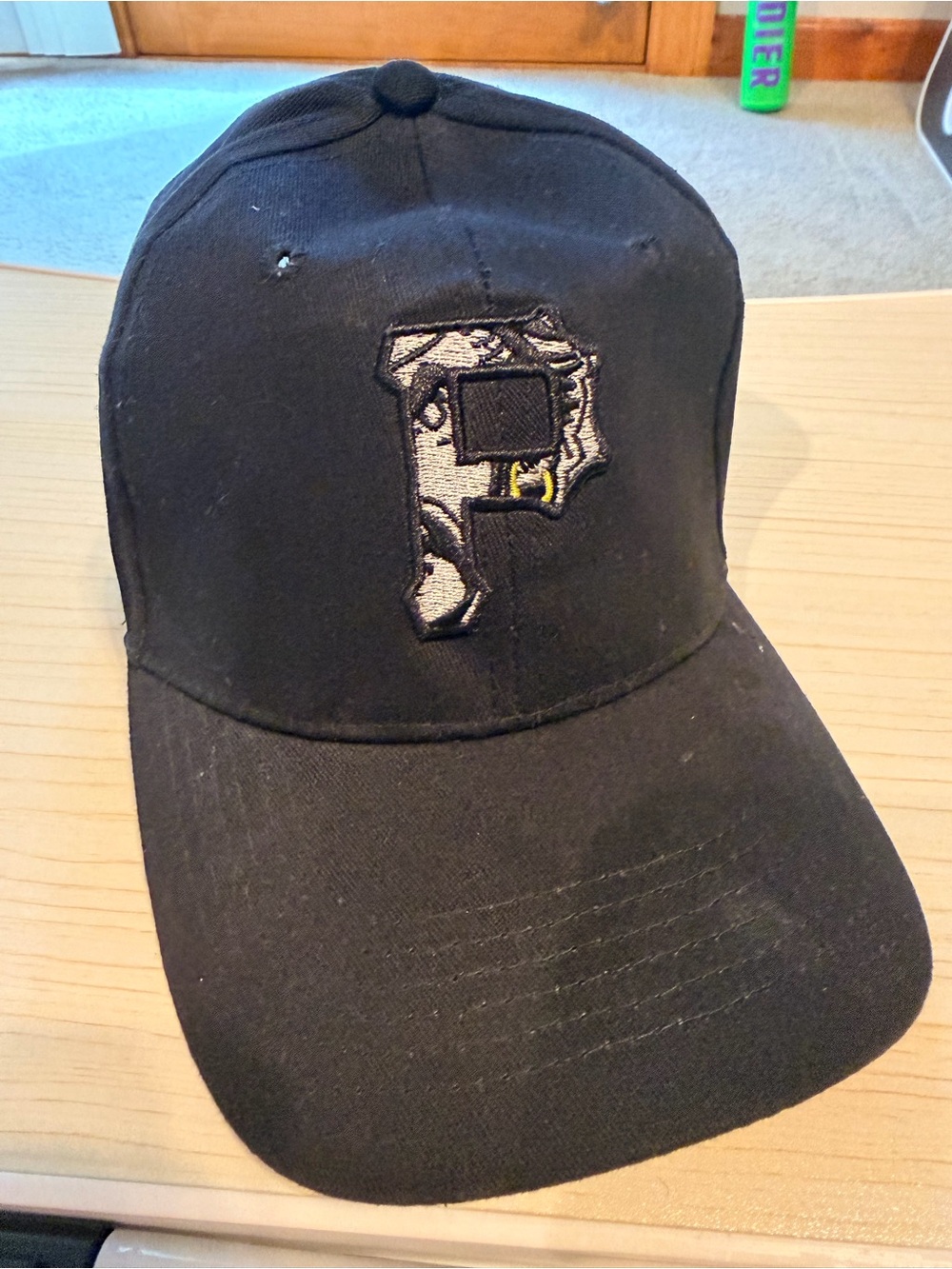Pittsburgh Pirates Black Men's Baseball Cap with Embroidered 'P' Patch
